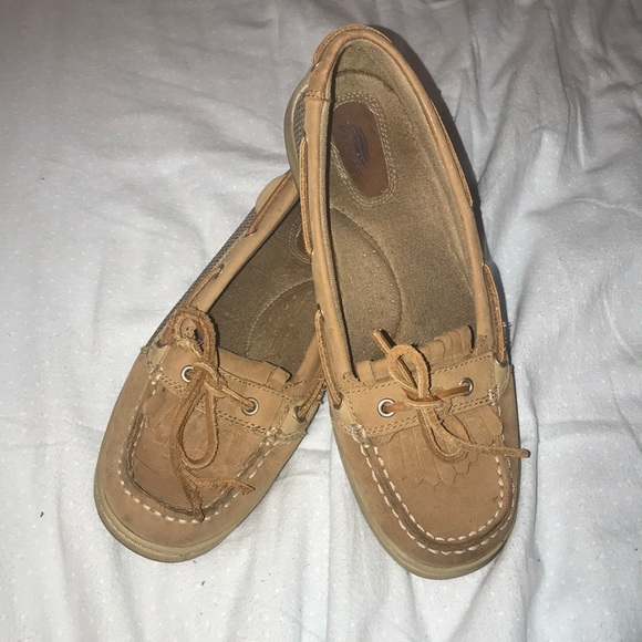 Maui Island Shoes - Picture 1 of 1